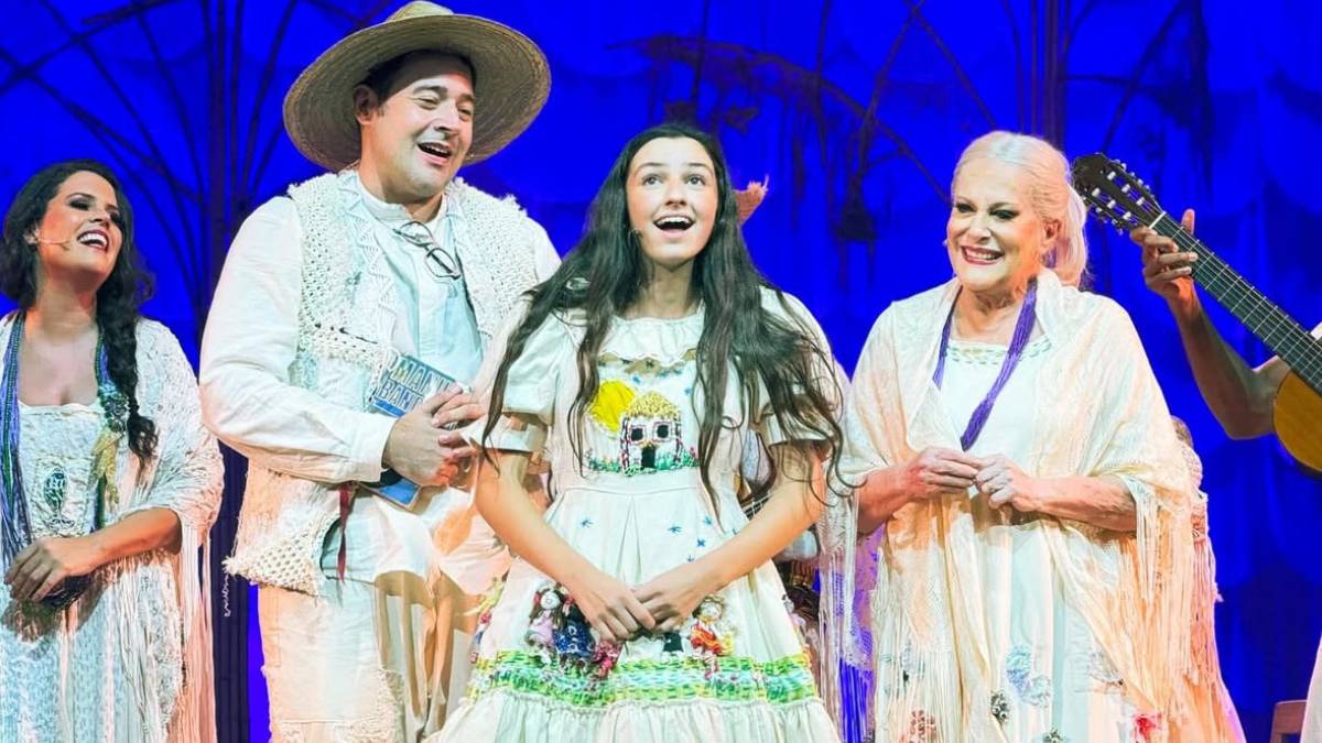 Fafá de Belém, o Musical celebra os 50 anos de carreira da cantora paraense em um espetáculo que une teatro musical, política, ecologia e memória afetiva.
