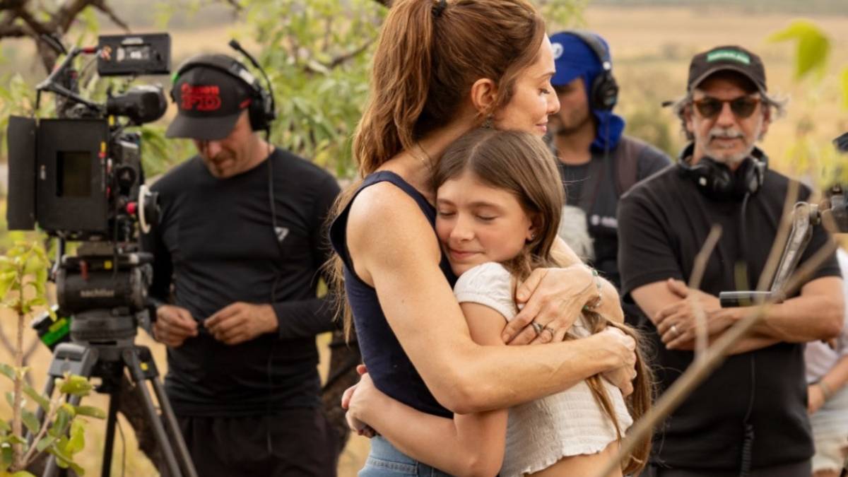 Com apenas 12 anos, a atriz brasiliense Rafa Justus vive sua estreia na teledramaturgia com um papel importante na novela Coração Acelerado, novo folhetim das 19h da TV Globo.