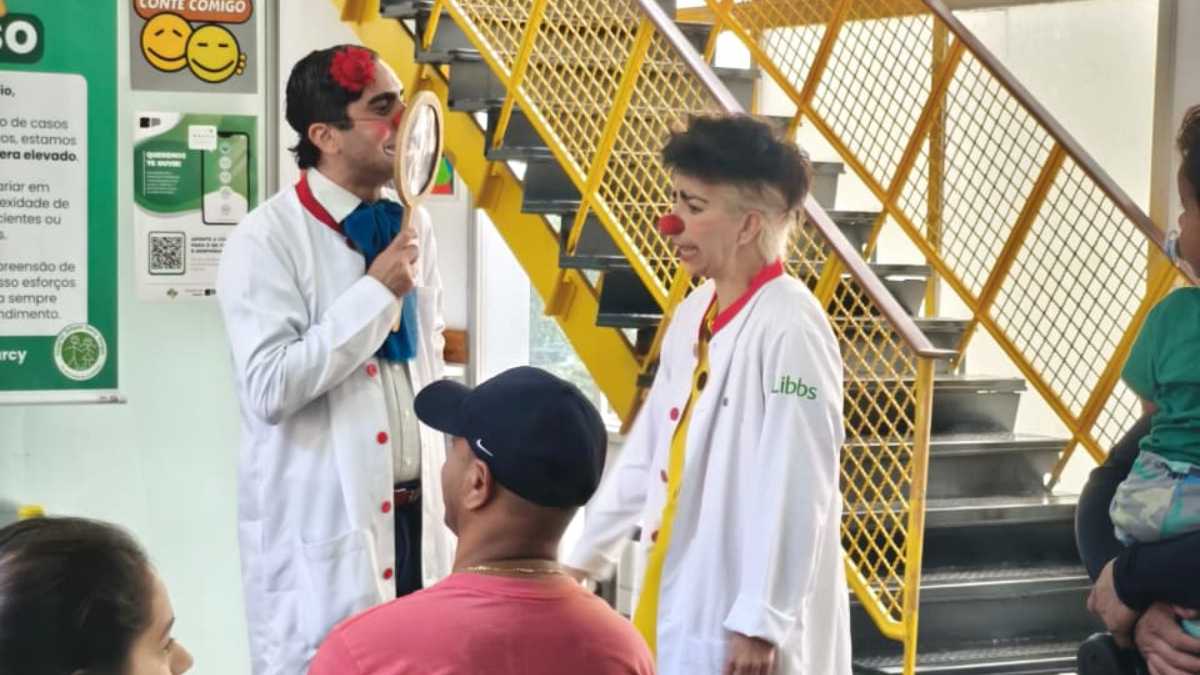Esparafolia é um bloquinho de carnaval pensado exclusivamente para levar um pouco da alegria carnavalesca ao público hospitalar.