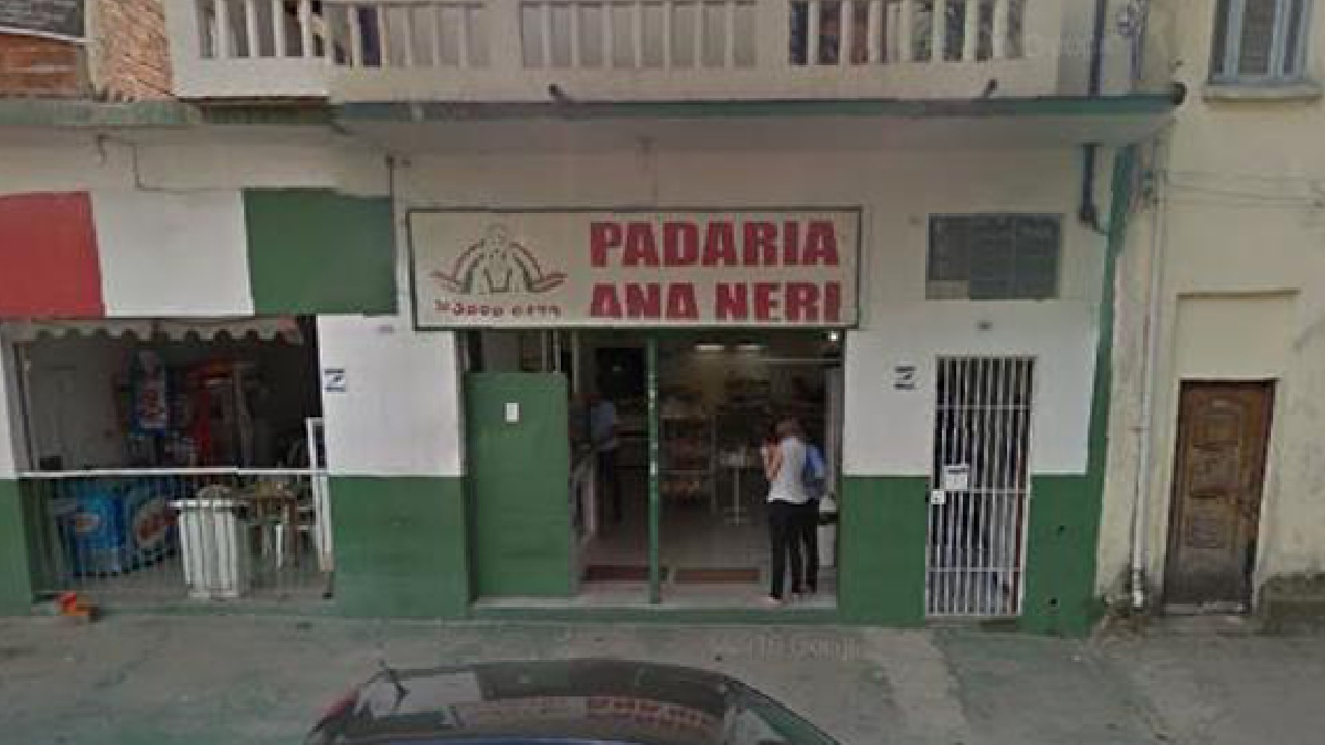 Ana Néri: Com um salão típico da época de fundação, de portas abertas desde 1903, esta padaria é o orgulho dos moradores do Cambuci, na região central. É o lugar ideal para quem busca simplicidade e receitas que não mudam há mais de um século - (Reprodução/Street View)