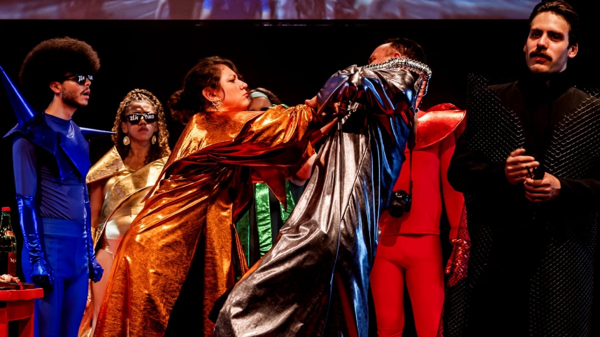 O espetáculo de teatro Passado Presente Zenturo vai representar o Brasil no 25º Bharat Rang Mahotsav, festival internacional promovido pela National School of Drama, da Índia.