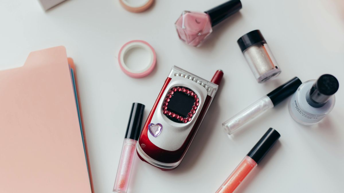 Não se pode ignorar, porém, que existem motivações mais funcionais por trás da procura por aparelhos antigos (Foto: cottonbro studio/Pexels)