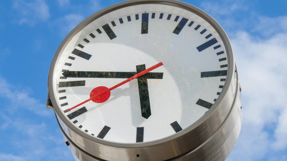 Nem todos os dias da história tiveram exatamente 24 horas. Em alguns momentos, o relógio simplesmente pulou uma hora (Fotos: Pexels)