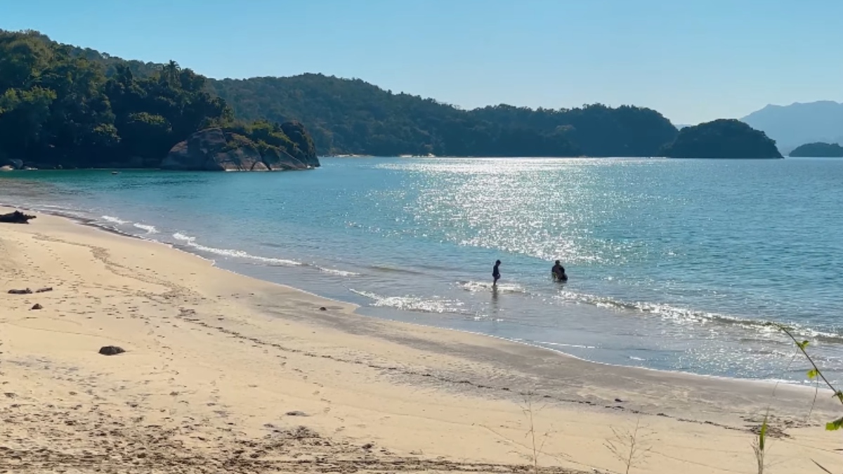 Segundo a Eletronuclear, operadora das usinas, o circuito de resfriamento é totalmente isolado, o que garante que não haja contato entre a água do mar e materiais radioativos, tornando o banho totalmente seguro.