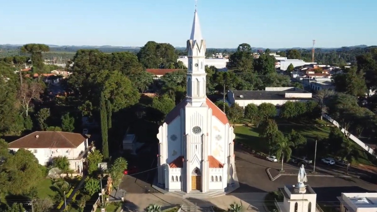 1. Prudentópolis (PR) se destaca por manter uma forte herança ucraniana e, ao mesmo tempo, oferecer um roteiro de natureza com cachoeiras o ano todo.