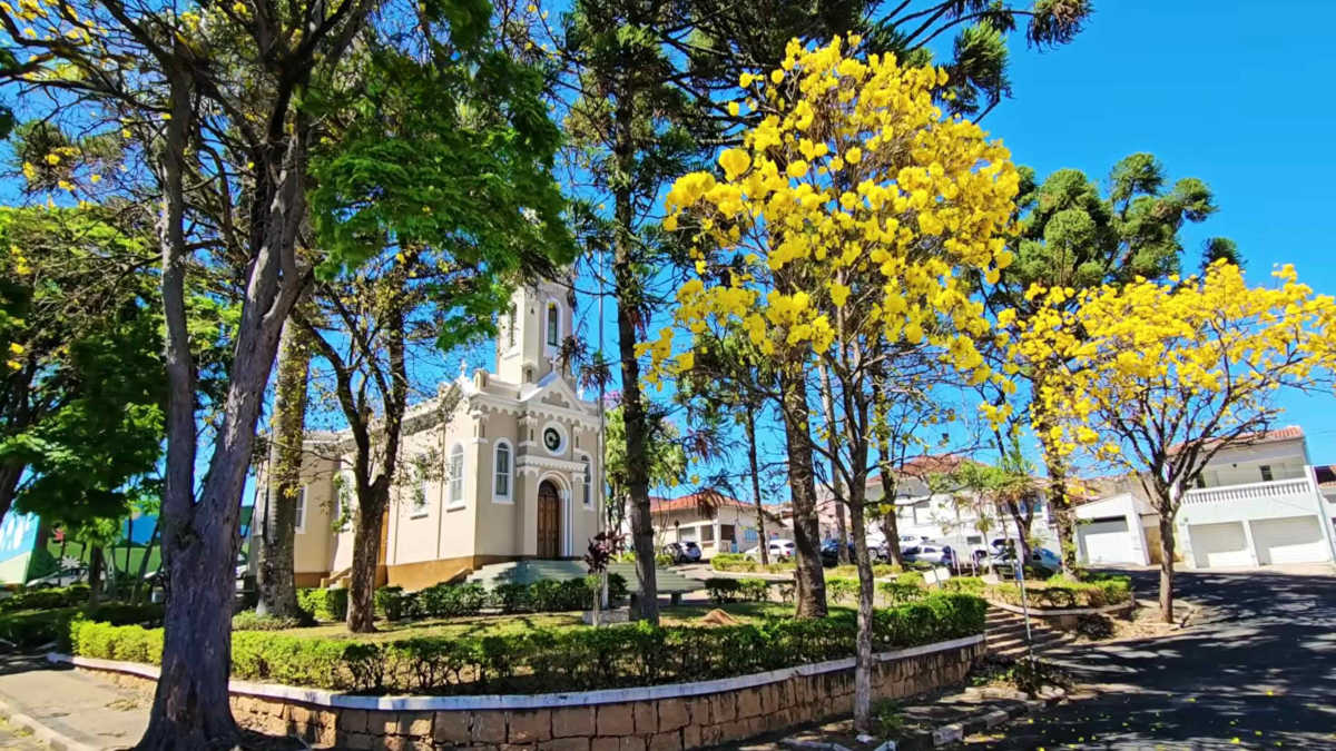 Turismo do café cresce em Pinhal com degustações, arquitetura do ciclo cafeeiro e memória de Terra Nostra. Foto: reprodução/YT