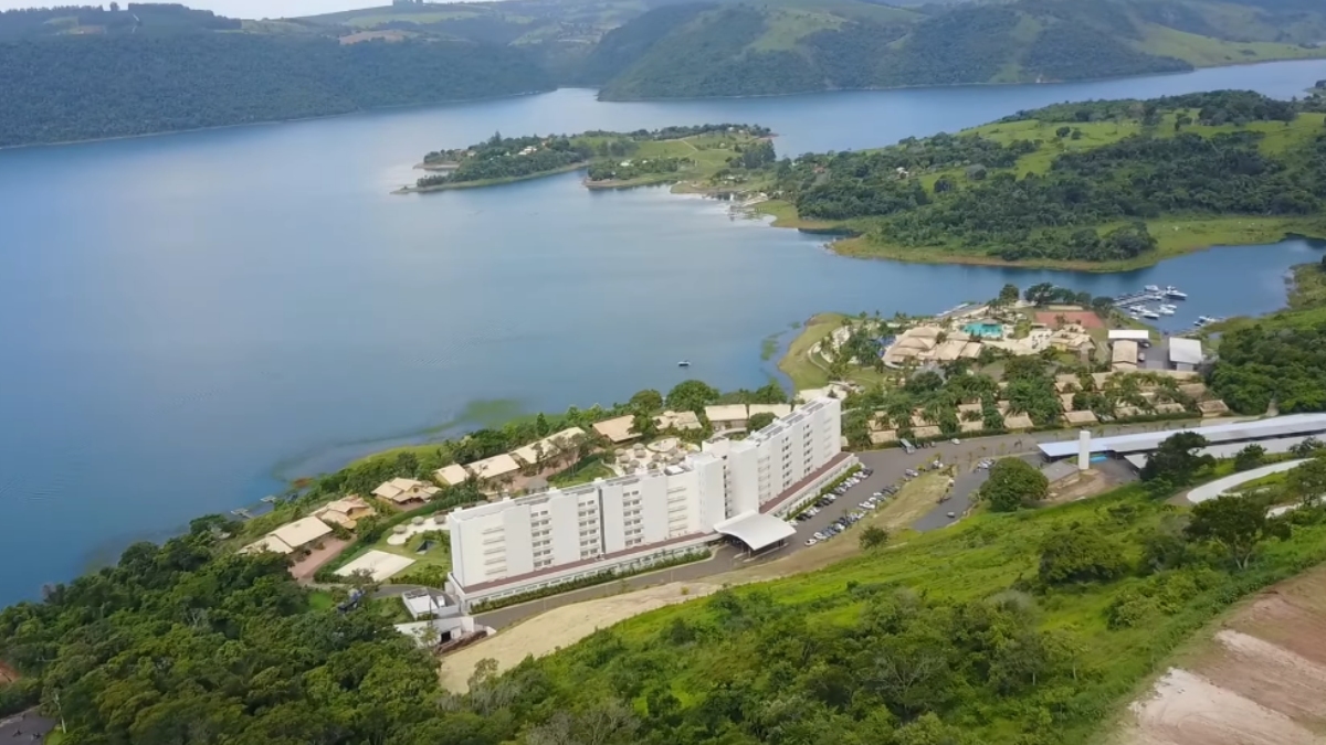 O funcionamento do resort é modelo de multipropriedade: os cotistas podem utilizar os imóveis em alguns períodos do ano e outros visitantes conseguem reservar diárias quando os apartamentos estão vagos.