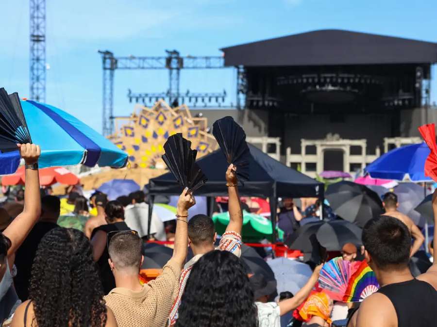 Os megashows gratuitos realizados nas areias da zona sul carioca reuniram multidões e projetaram o Rio de Janeiro para o mundo (Foto: Tomaz Silva/Agência Brasil)