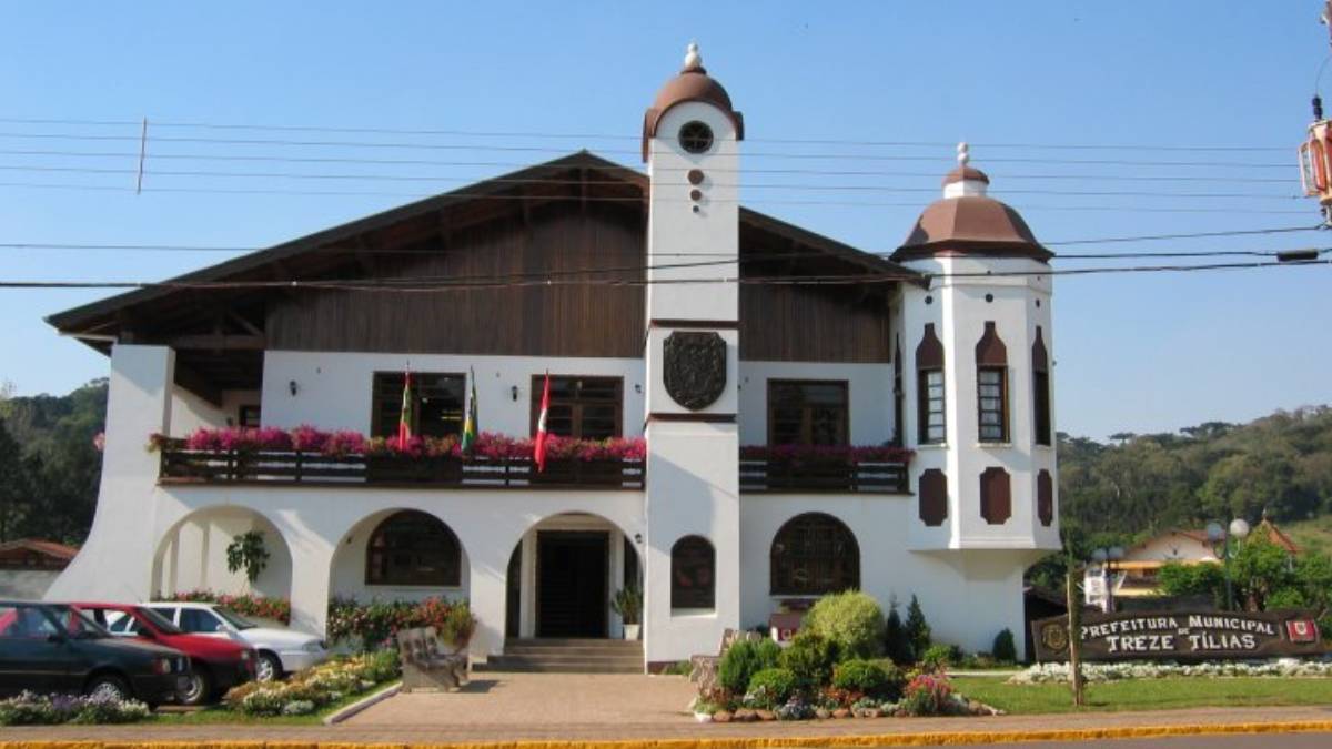 O nome vem da árvore Tília (Dreizehnlinden em alemão), que simboliza a Áustria e a cidade. Foto: Flickr