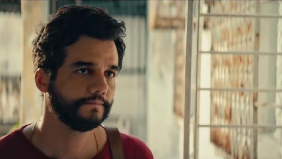 Em alguns projetos, ele aparece mais solto, apostando no humor e na comédia (Fotos: Reprodução/IMDB)