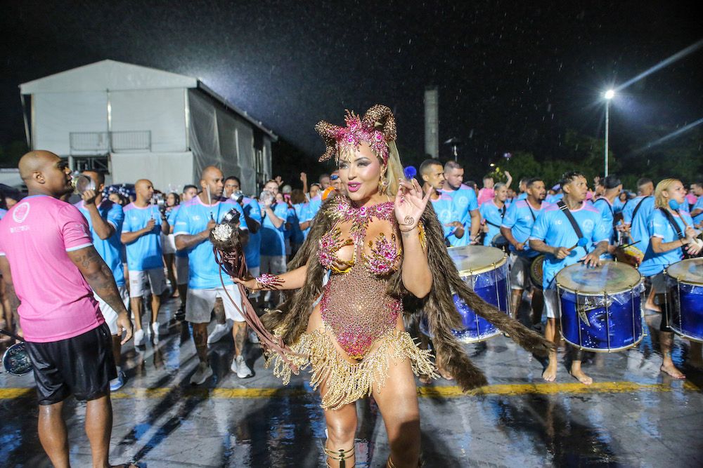 Ana Beatriz é um dos destaques da Rosas de Ouro, atual campeã do Carnaval de São Paulo.