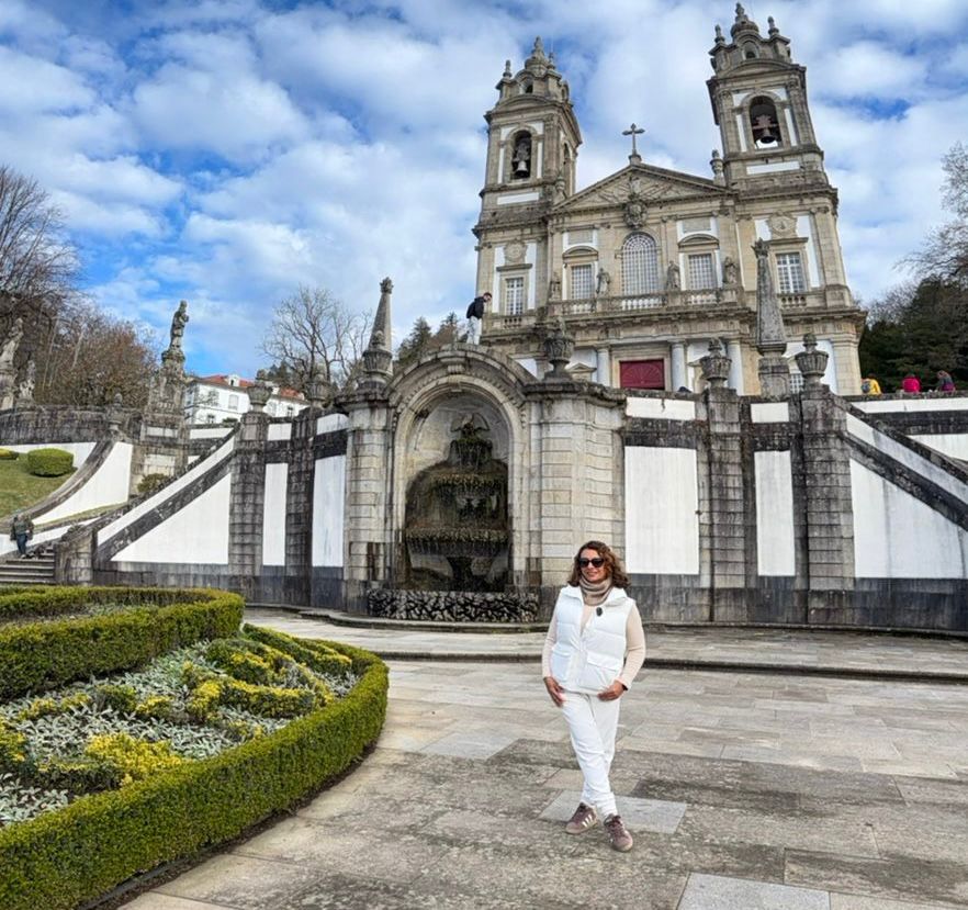 Ao longo de uma viagem de 45 dias pelo país, a comunicadora tem visitado cidades que ajudam a contar não apenas a história portuguesa, mas também a de sua própria família.