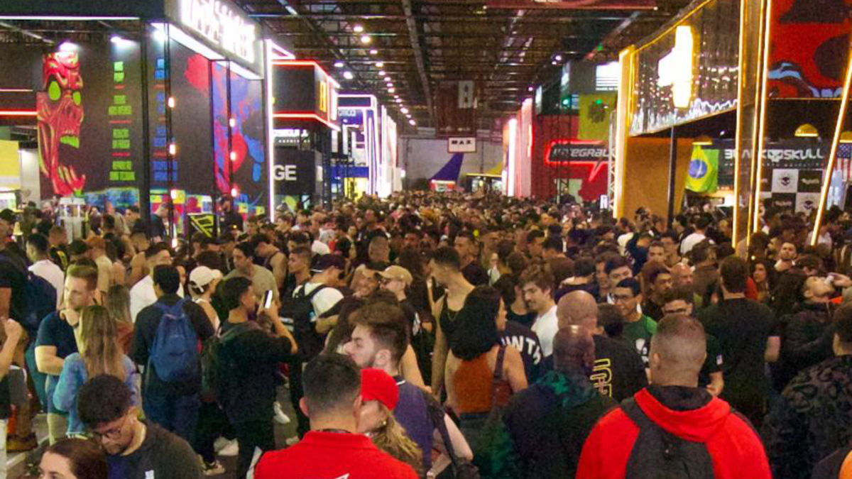 O público lota os corredores da feira e circula entre estandes de nutrição, fitness, health e pet health no Expo Center Norte. Foto: Divulgação