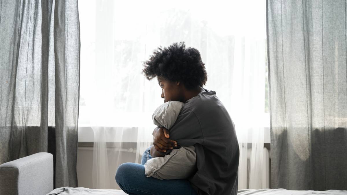 É comum olhar para trás e sentir nostalgia de períodos que, racionalmente, não foram fáceis