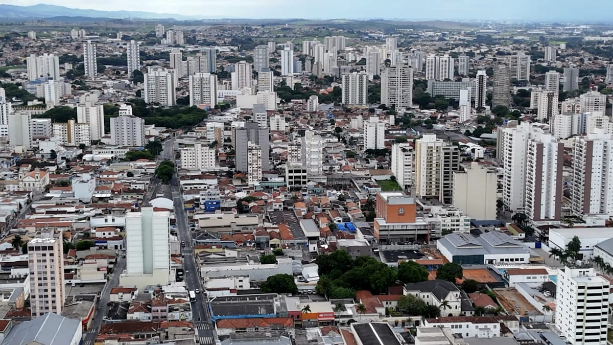 Região central de Taubaté, no Vale do Paraíba, destino final do trajeto de 160 km reprodução/YouTube