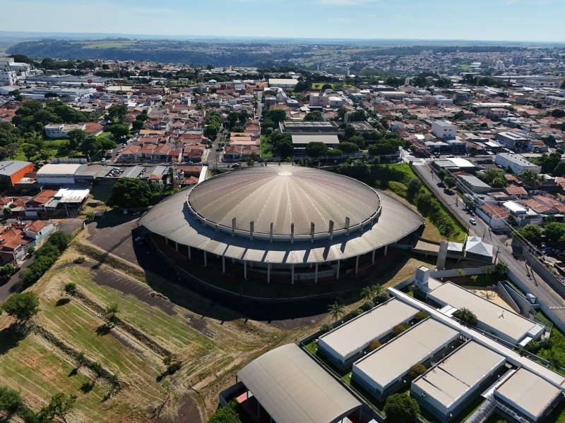 Um dos atrativos de Marília é a vista do Bosque Municipal Rangel Pietraroia, uma das principais áreas verdes da cidade, que também abriga museus e espaços culturais. Foto: Divulgação/Prefeitura de Marília
