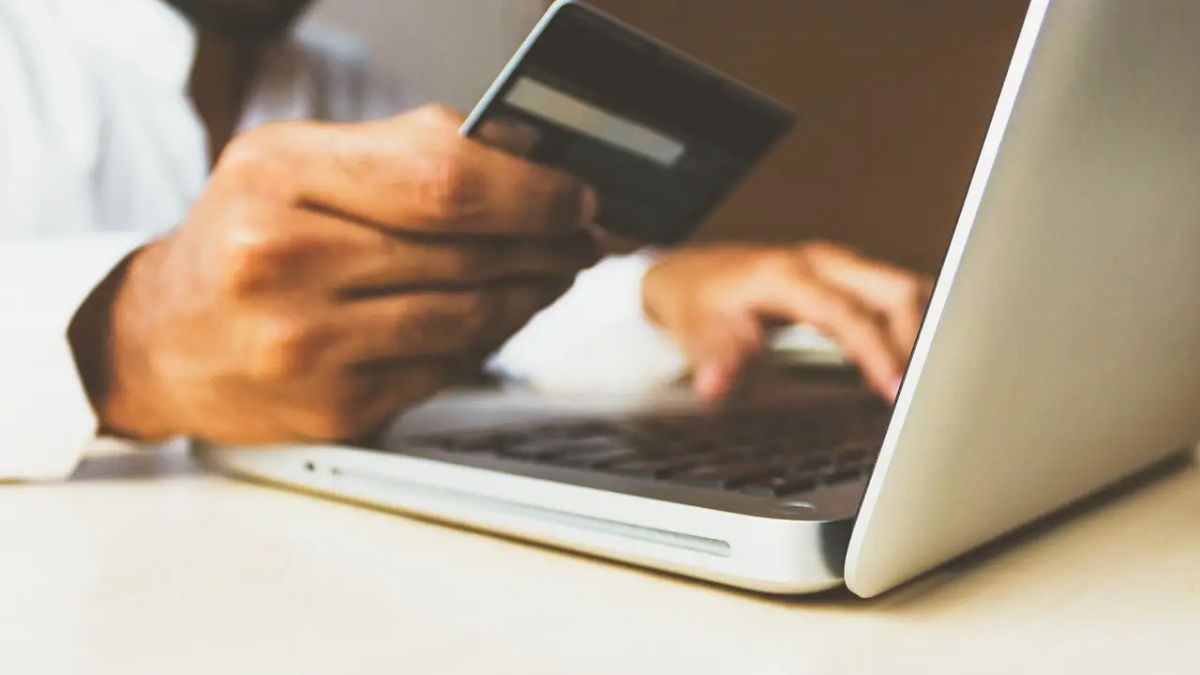 Cartão de crédito. Foto: Rupixen/Pixabay