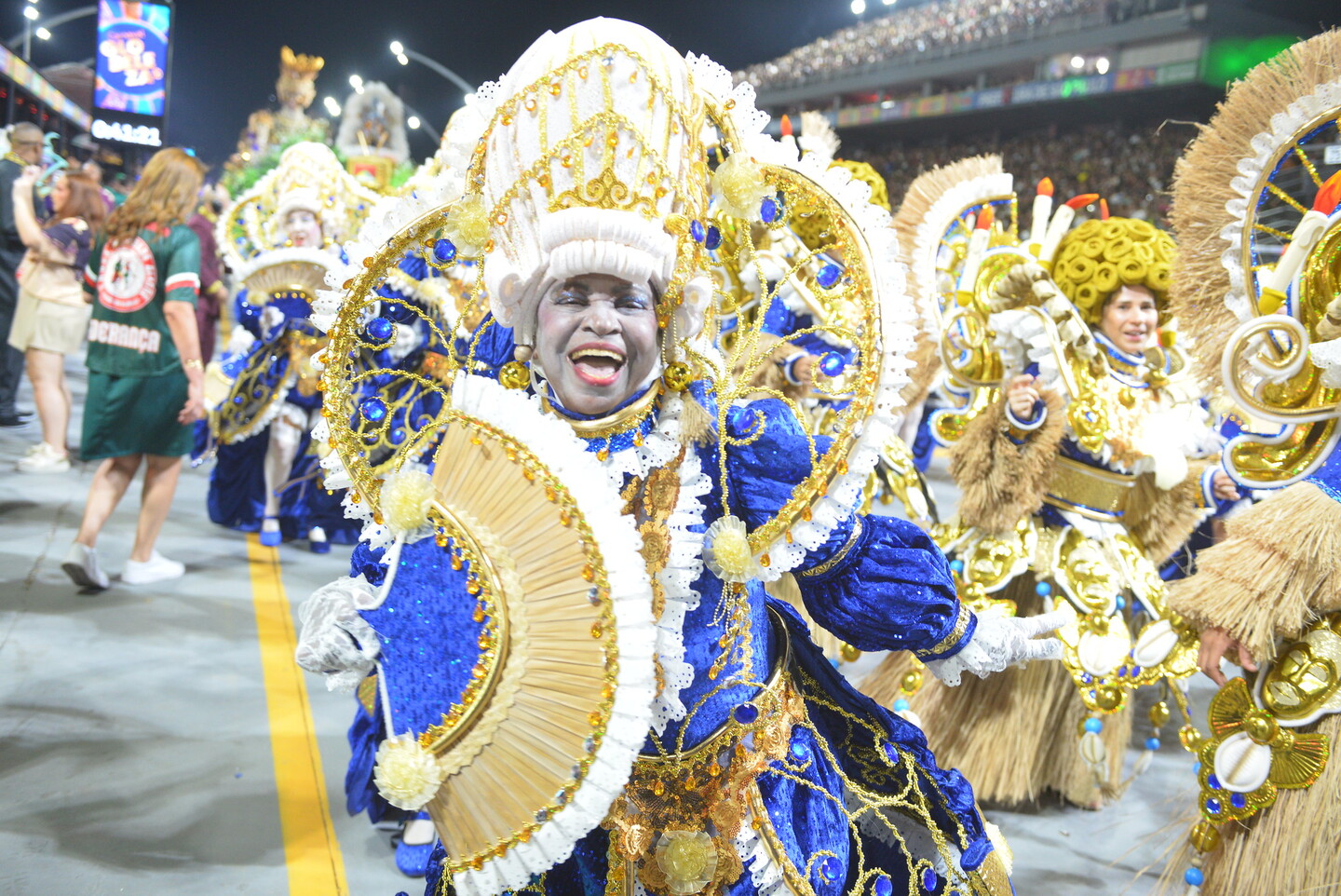 Integrantes da Mocidade Alegre durante desfile no Anhembi. Foto: Felipe Araujo /Liga-SP