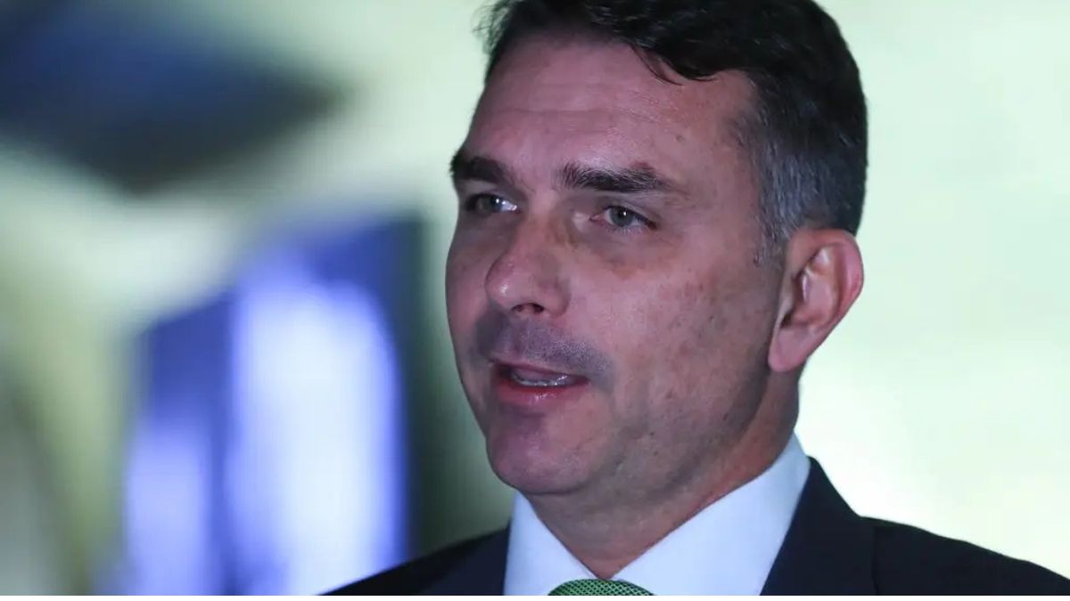 Senador, Flávio Bolsonaro durante entrevista. Foto: Lula Marques/Agência Brasil
