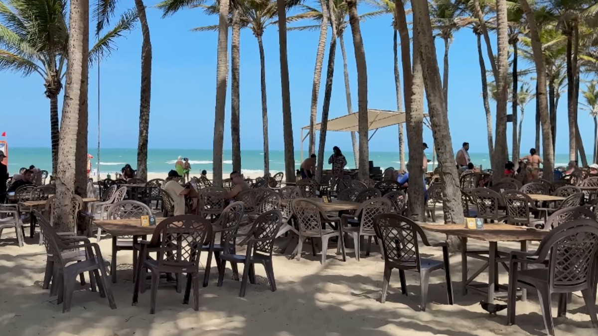 Nos anos 2000, o destino se modernizou com a integração de quatro resorts e a expansão da Vila Azul do Mar.