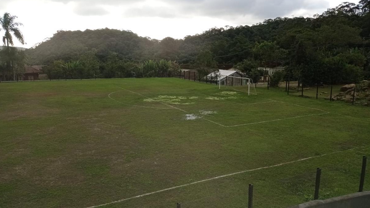 A história do campo está intrinsecamente ligada à construção da primeira ferrovia do estado de São Paulo. Foram os trabalhadores ingleses que trouxeram o esporte para a região, mas o grande marco veio com Charles Miller - (Divulgação)