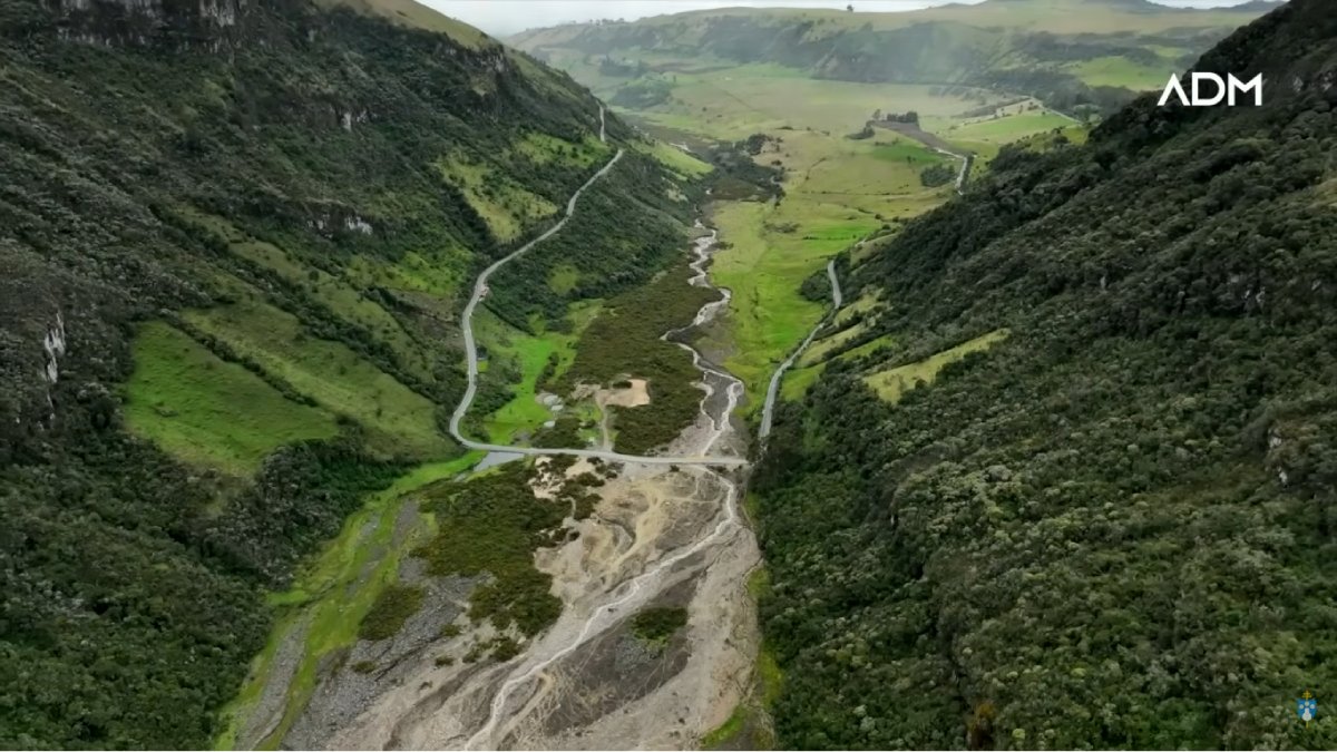 O trajeto leva até Murillo, município reconhecido pela paisagem preservada e pelo clima de silêncio