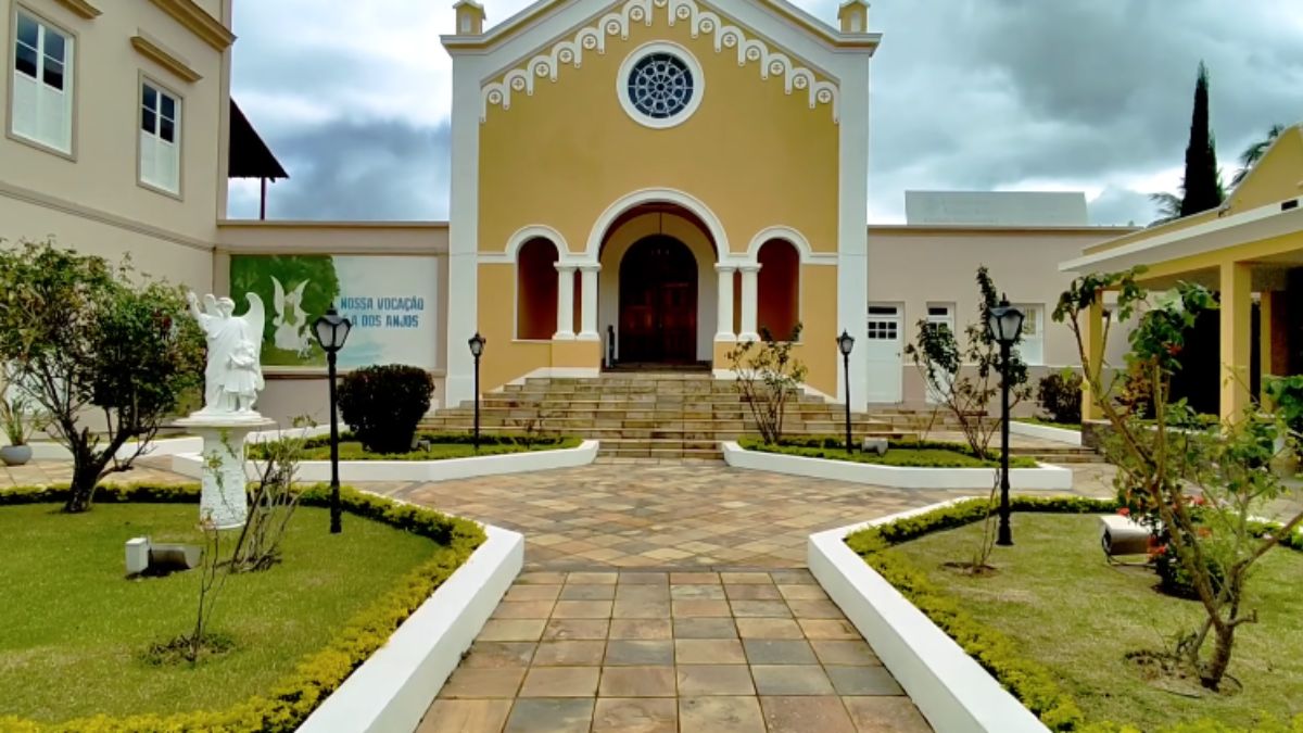 Durante o ciclo cafeeiro, o município prosperou com a riqueza dos grandes proprietários rurais e ficou conhecido como 'Cidade dos Barões'