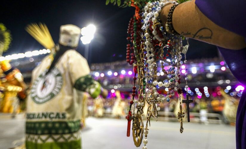Grupo Especial do Carnaval paulista, considerada a elite das escolas de samba, segue sendo exibida pela Globo com narração de Everaldo Marques e Valéria Almeida.