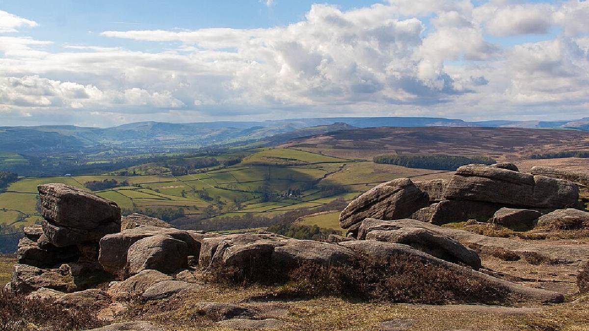 O imóvel fica no distrito de Derbyshire, região conhecida pela atividade industrial (Foto: Lee Elvin/Wikimedia Commons)