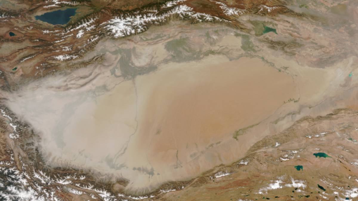 Desertos costumam ser vistos como territórios inóspitos, marcados por calor intenso e escassez de vida (Foto: NOAA/ Wikimedia Commons)