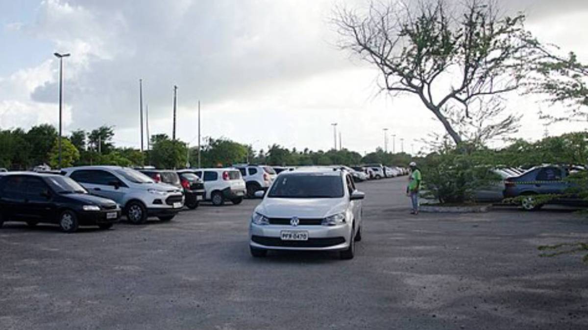 Motoristas continuam sem proteção efetiva contra cobranças e intimidações nas ruas da capital. Foto: Wikimedia Commons