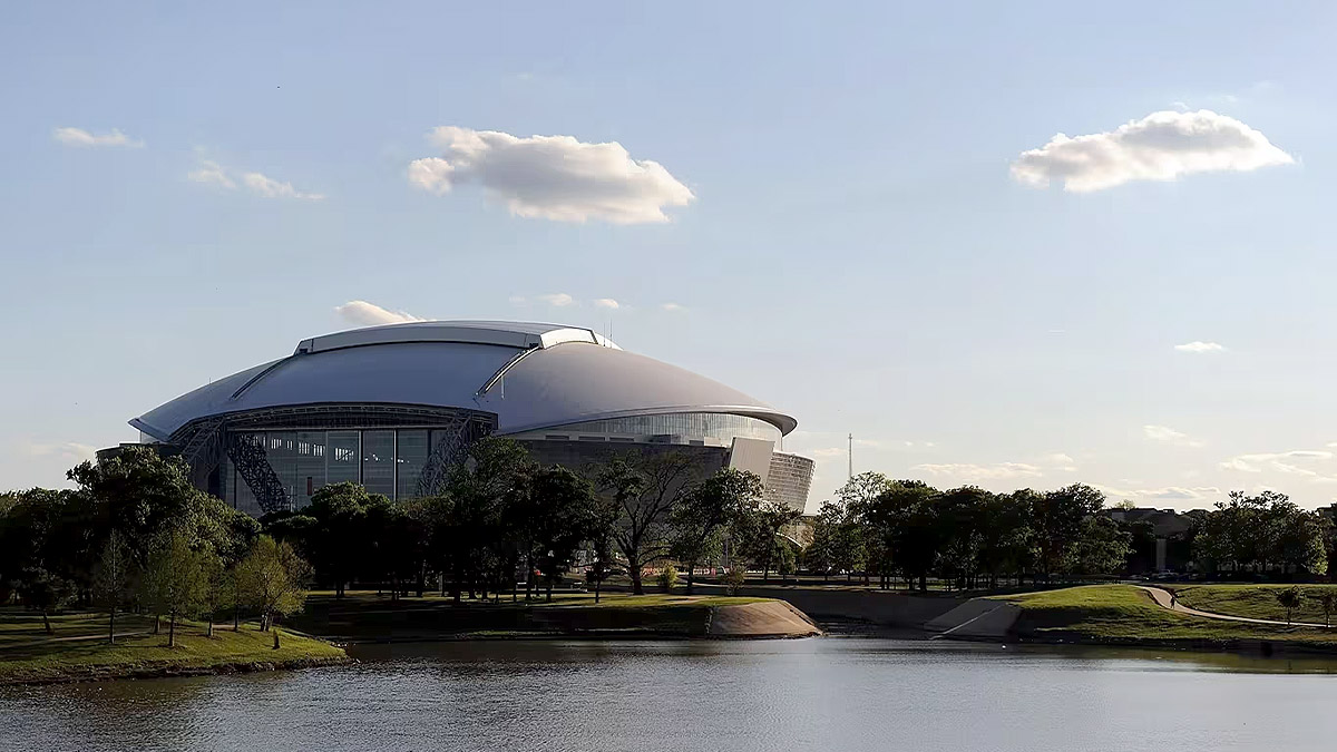 A arquitetura do Dallas Stadium é de cair o queixo. A estrutura é projetada para garantir uma experiência fantástica em eventos esportivos e musicais com mais de 2.300 metros quadros de telas de vídeo. Divulgação/FIFA