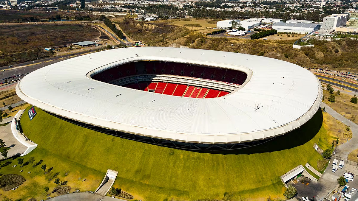Construído em terreno elevado e com design esférico semelhante a um coliseu, o Estádio de Guadalajara é um dos locais mais interessantes para receber jogos da Copa do Mundo de 2026. Divulgação/FIFA