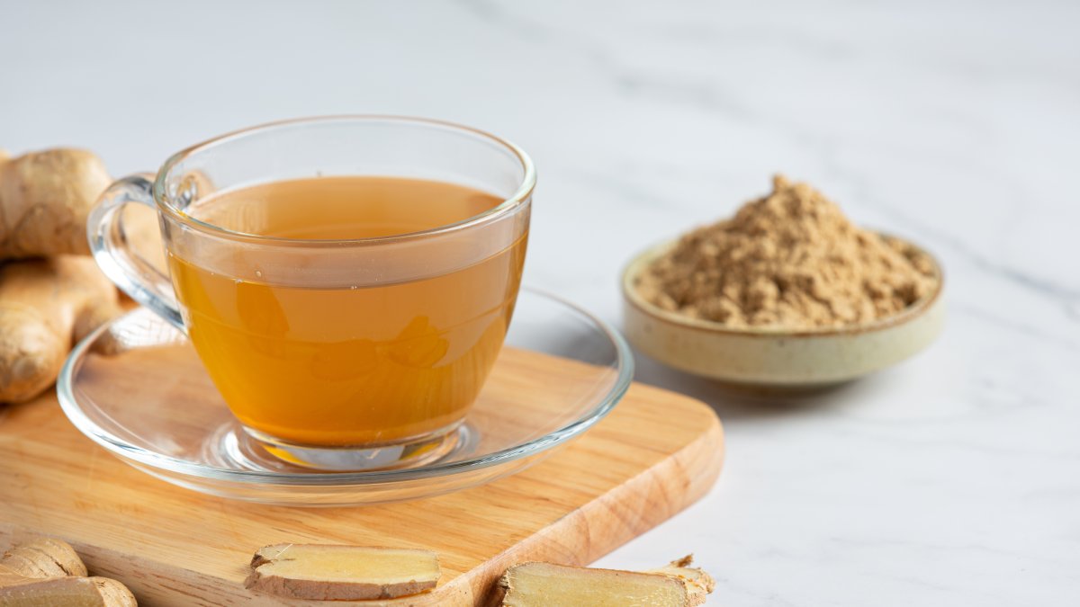 Intensidade: se achar o gosto muito forte, use menos gengibre ou dilua com mais água; o chá pode ser consumido quente ou gelado