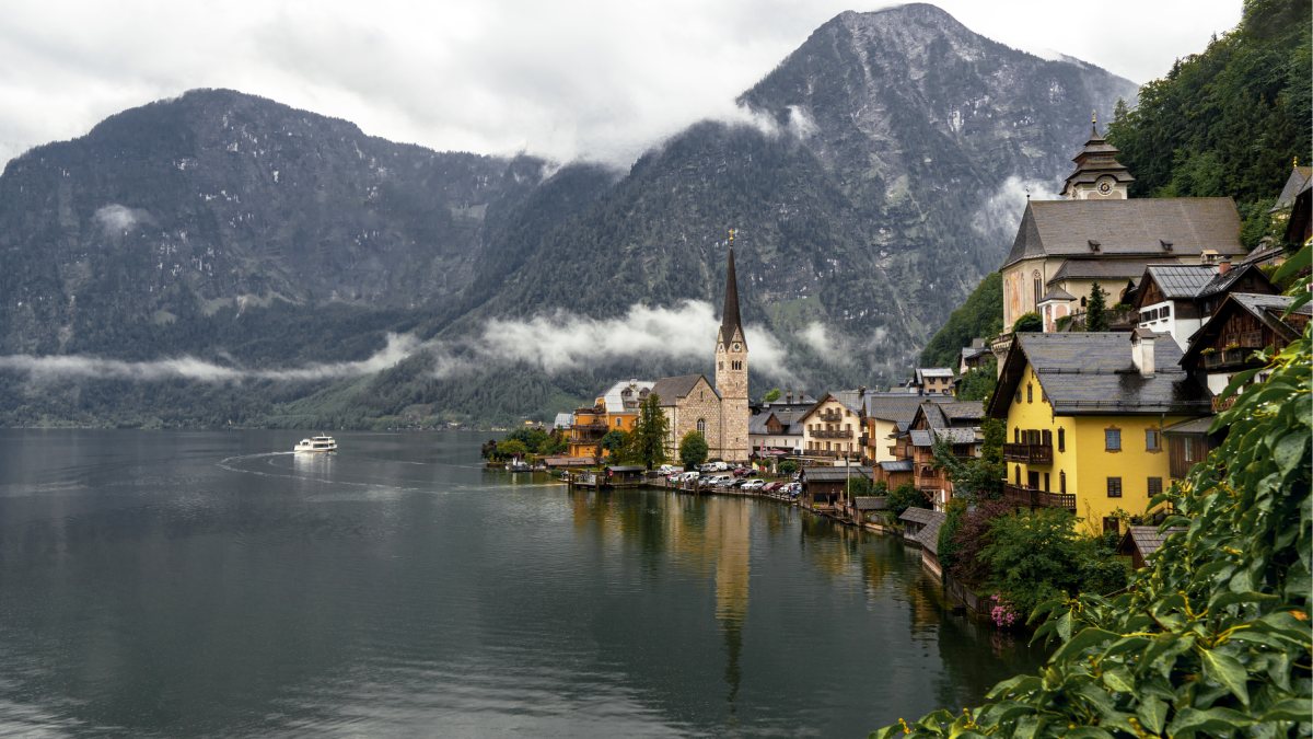 Cidades como Lucerna (Suíça) e vilas como Lauterbrunnen são consideradas impecáveis pelos guias especializados, mas igualmente caras Reprodução: Freepik