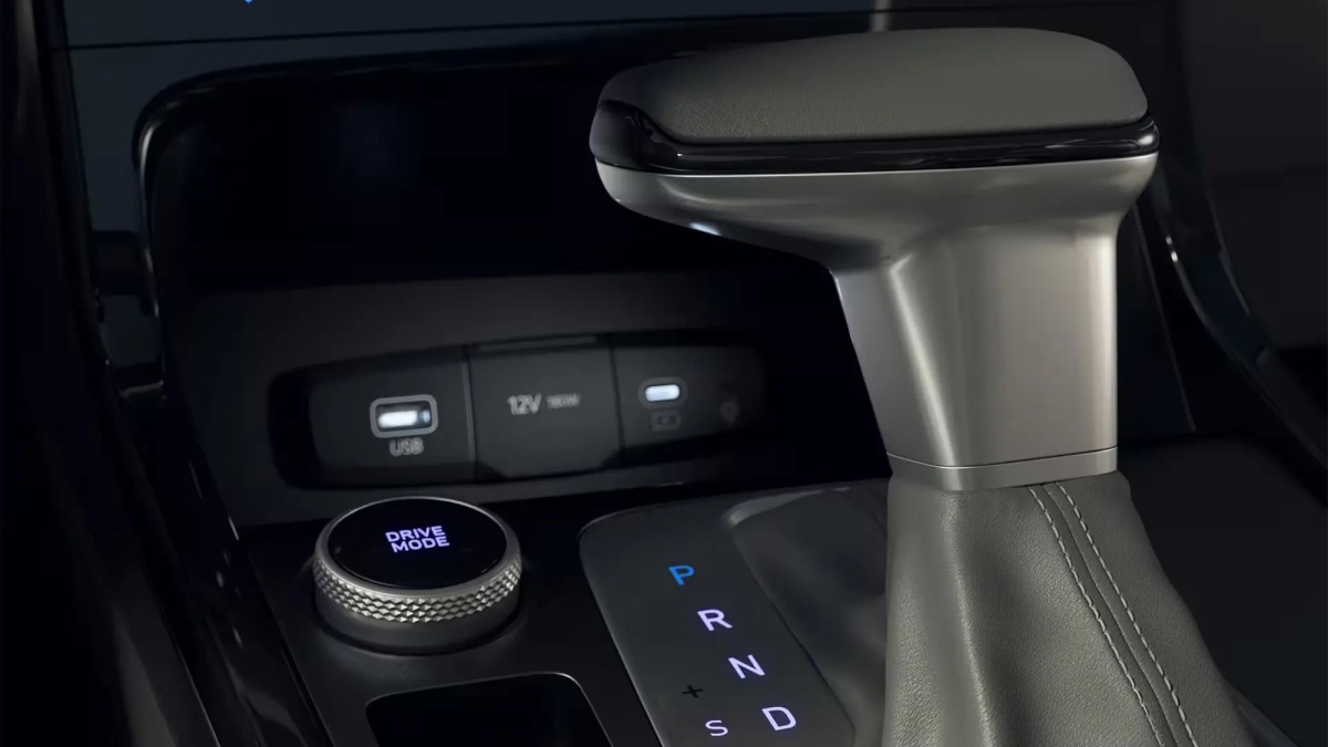 O novo motor flex entrega até 176 cavalos de potência e 27 kgfm de torque, associado ao câmbio automático DCT de 7 marchas