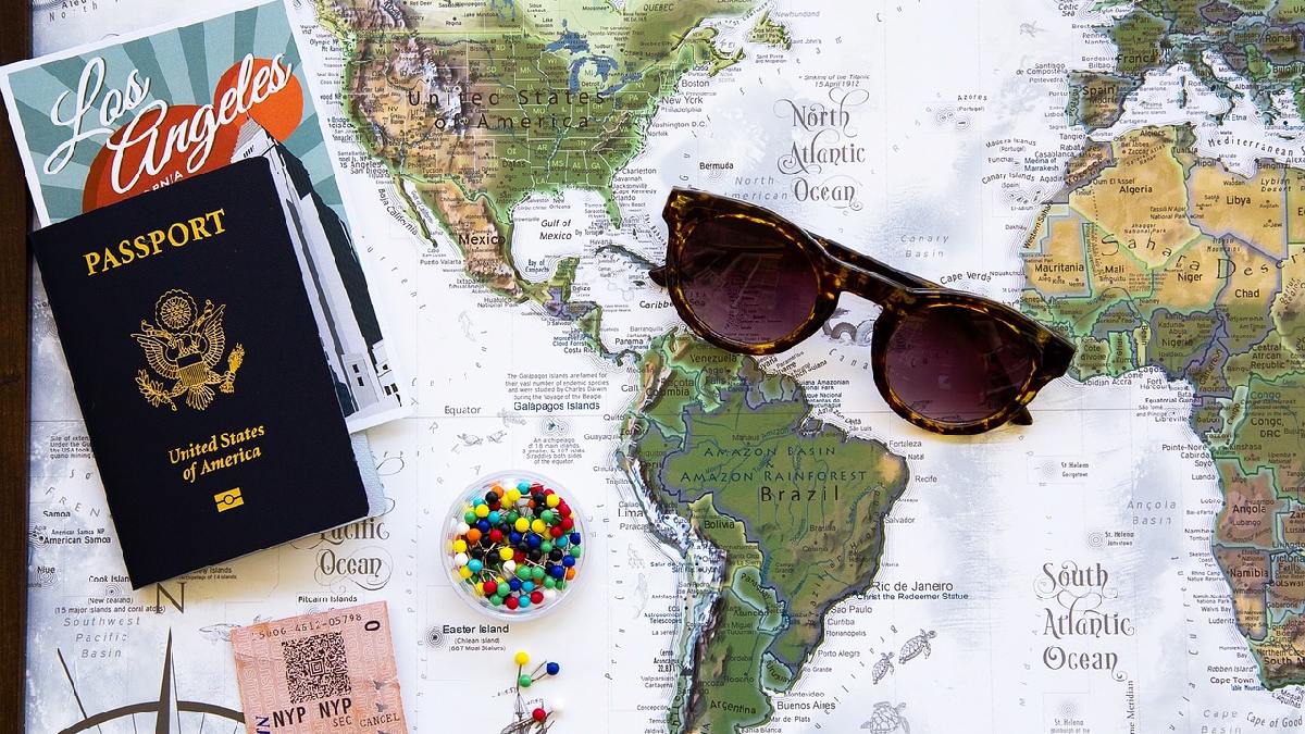 O passaporte é mais do que documento: ele determina rotas possíveis e tempo gasto com vistos (Foto: Pixabay)