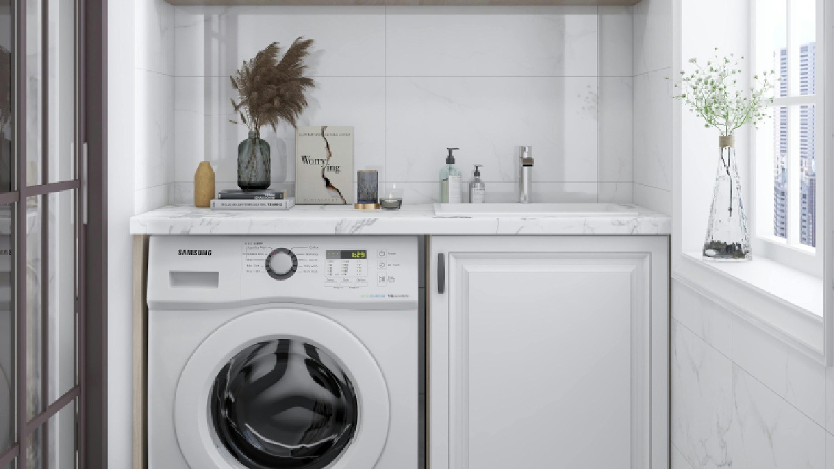 Ambientes claros e com ventilação natural ajudam a acelerar a secagem e deixam a área de serviço integrada com aparência mais leve. (Foto: Nha Chill / Pexels)