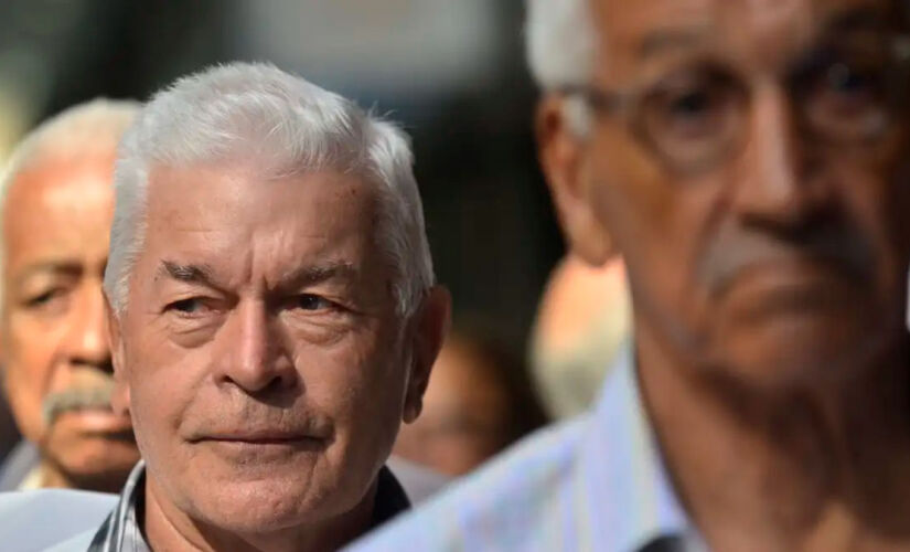 Pelas regras mais conhecidas, a aposentadoria por idade costuma exigir 62 anos para mulheres e 65 para homens, além de um mínimo de 15 anos de contribuição, o que coloca um freio para quem busca parar aos 57. Foto: Fernando Frazão/AB