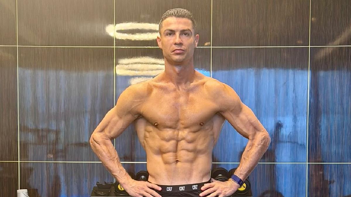 E mesmo aos 41 anos, o "Robozão" ainda demonstra um condicionamento físico invejável (Foto: @cristiano / Instagram)