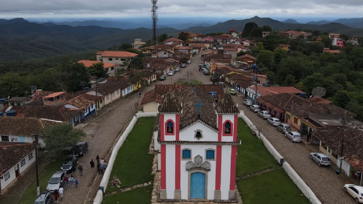 Com sua combinação de frio constante, beleza natural e culinária marcante, Lavras Novas se consolida como o refúgio perfeito para quem deseja desacelerar e aproveitar o melhor do clima de montanha em Minas Gerais - (Reprodução/YouTube)