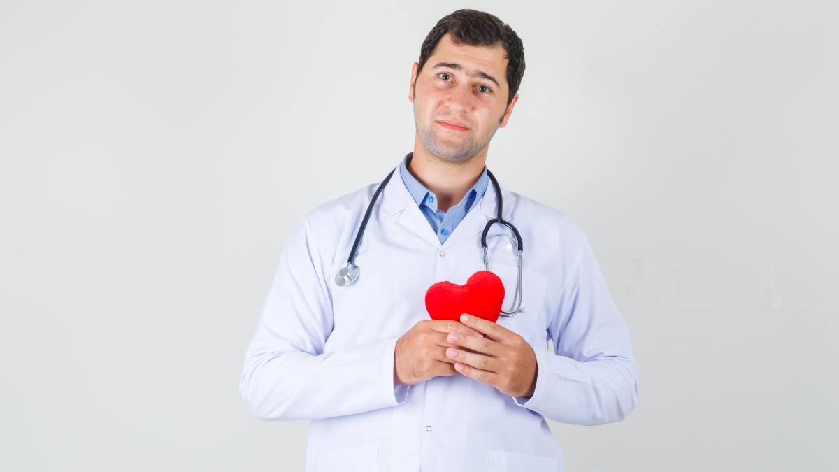 No fim, a mensagem mais útil é direta: a prevenção não começa na meia-idade. Se a diferença aparece aos 35, o melhor momento para organizar check-up e estilo de vida é antes disso. Fotos: Freepik