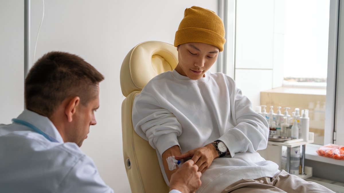 A pesquisa reforça a esperança, mas o desafio agora é transformar a ideia em um tratamento seguro, com doses viáveis e moléculas aprovadas para pacientes (Fotos: Freepik)