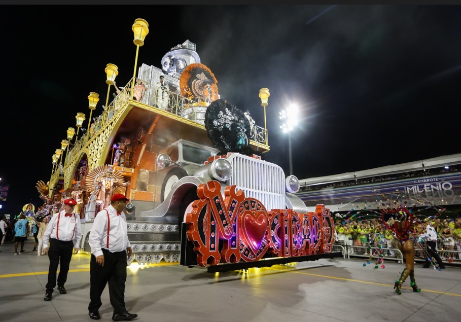 Um dos momentos do desfile da Mocidade Alegre em 2024. Foto: Alice Vergueiro/Folhapress