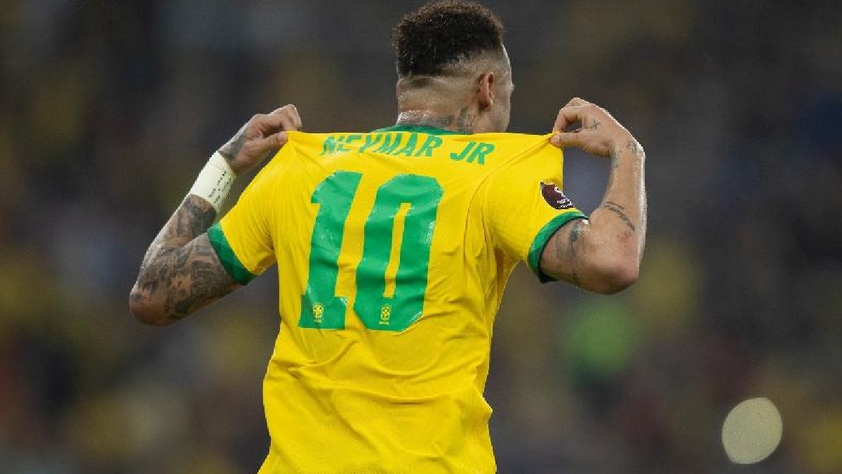 Maior artilheiro da Seleção Brasileira, Neymar também assumiu a camisa 10 da Amarelinha nas Copas que disputou - (Lucas Figueiredo/CBF)