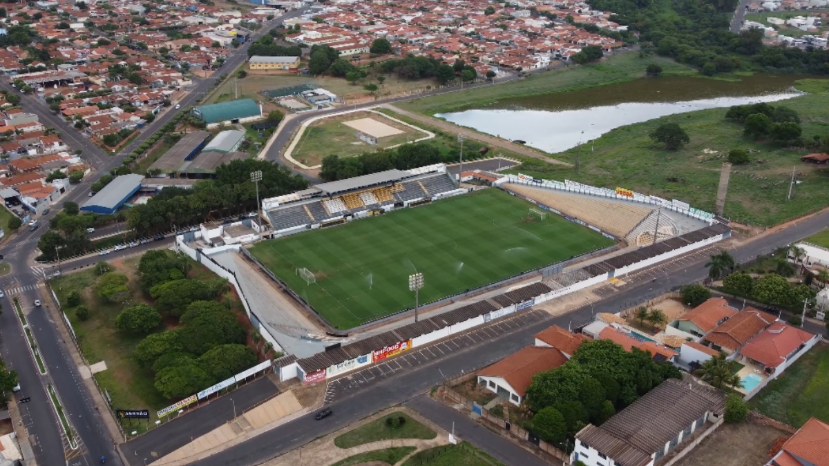 O recém-fundado Grêmio Novorizontino (2010) fez a melhor campanha da primeira fase do Campeonato Paulista, eliminando o Santos, de Neymar, nas quartas de final, em Novo Horizonte.