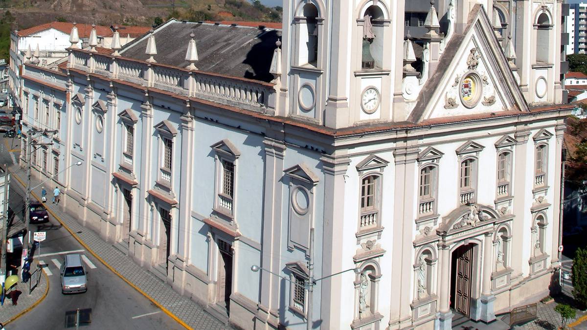 No Vale do Paraíba, Guaratinguetá tem o Santuário de Frei Galvão, ponto central do turismo religioso e marco histórico da cidade. Foto: Divulgação/Alesp