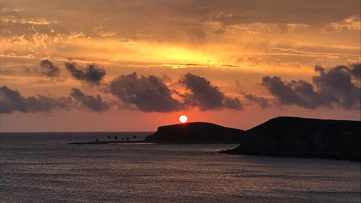 Neste momento, o Sol produz energia ao fundir hidrogênio em hélio no núcleo; é esse processo que libera a radiação responsável por manter oceanos líquidos e permitir a vida (Foto: Gustavo Abrahim/Wikimedia Commons)
