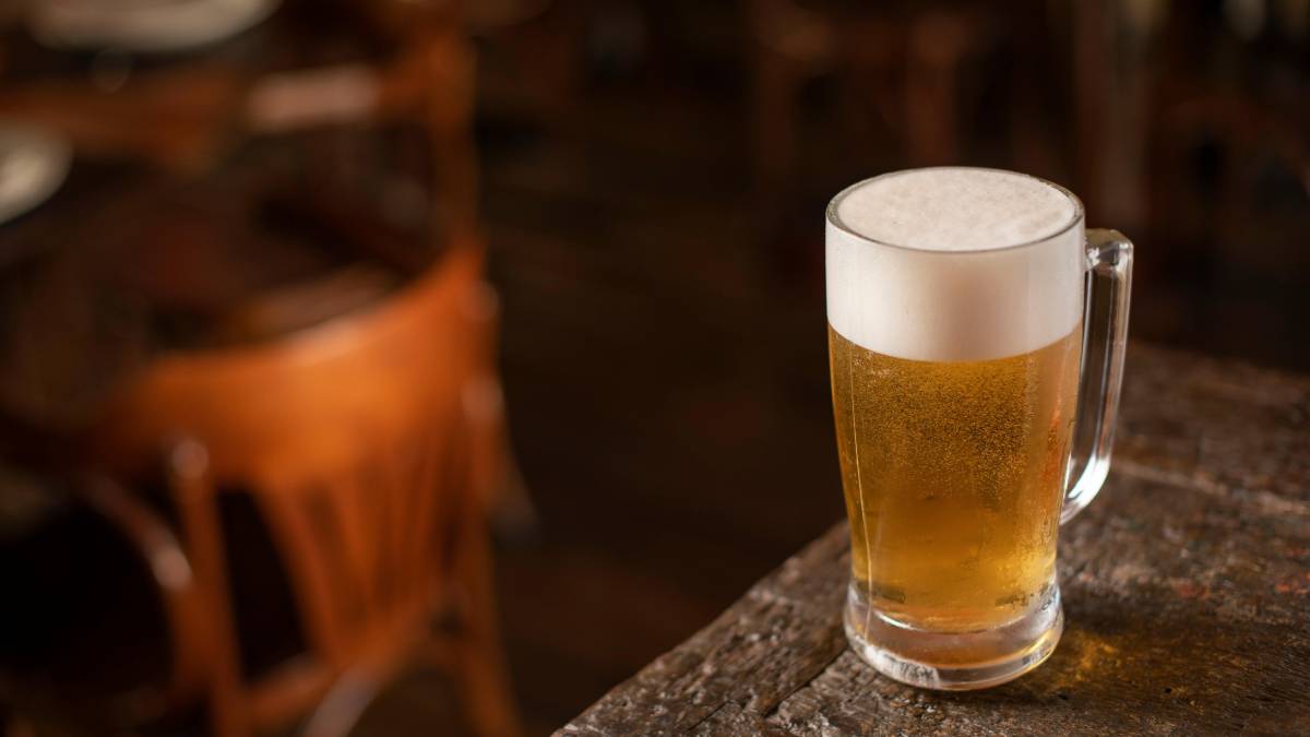 Durante muito tempo, falar de Carnaval foi quase sinônimo de cerveja (Foto: Pexels)