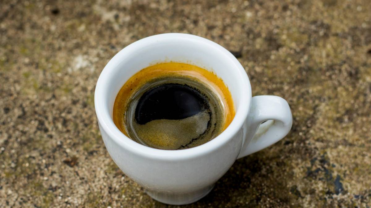 O micro-ondas é comumente usado para aquecer líquidos quentes como café e cháss (Foto: Pexels)